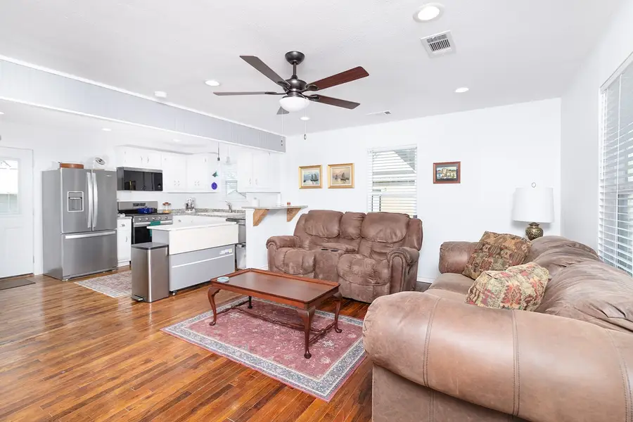 201 W Pearl Street, Brady, TX 76825 - #3