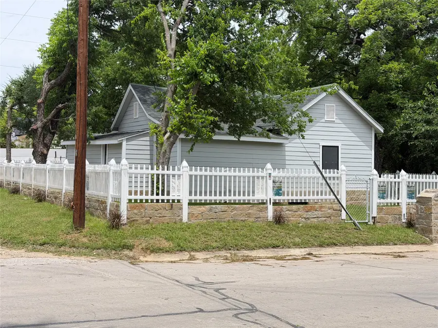 701 Olive Street, Cleburne, TX 76031 - #3