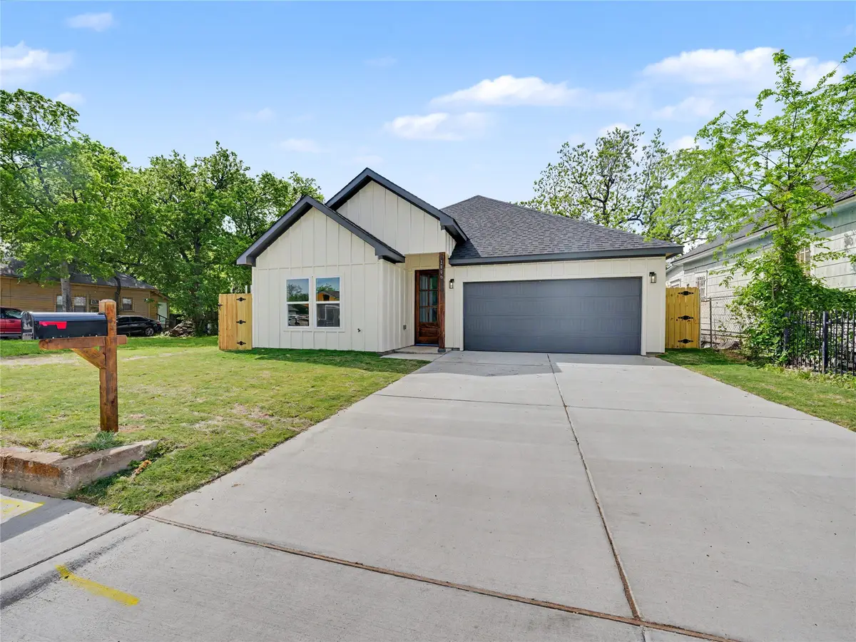 1006 E Allen Avenue, Fort Worth, TX 76104 - #1