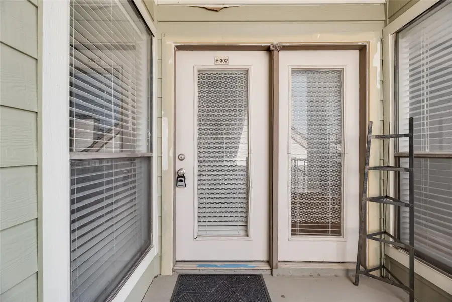 3121 Sondra Drive #302, Fort Worth, TX 76107 - #2