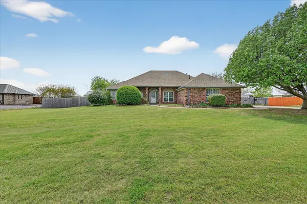 2409 Longhorn Trail, Crowley, TX 76036