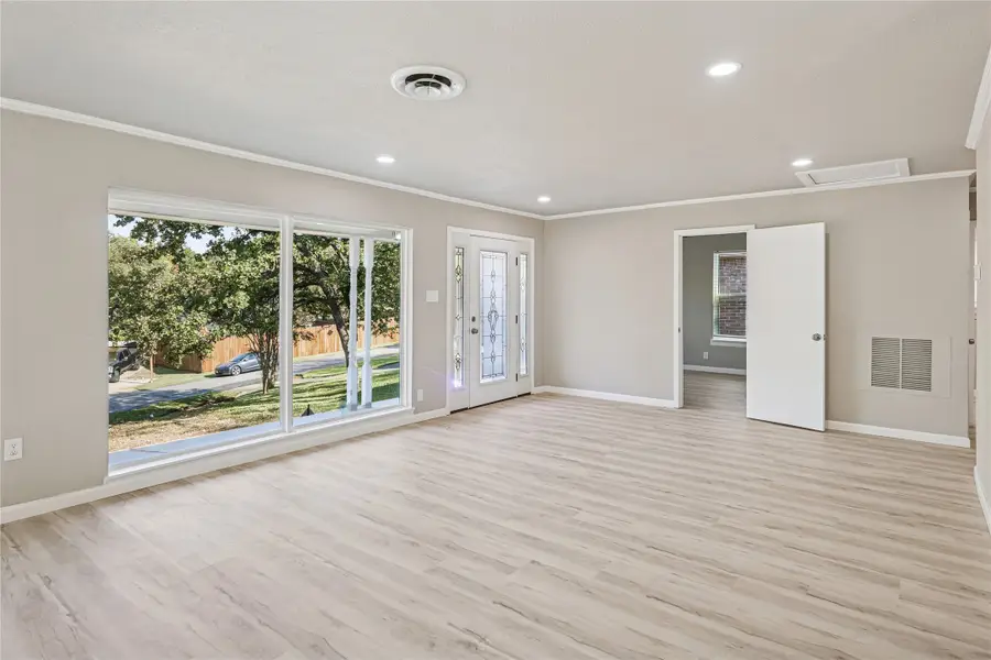 5806 Mountainwood Drive, Arlington, TX 76016 - #3