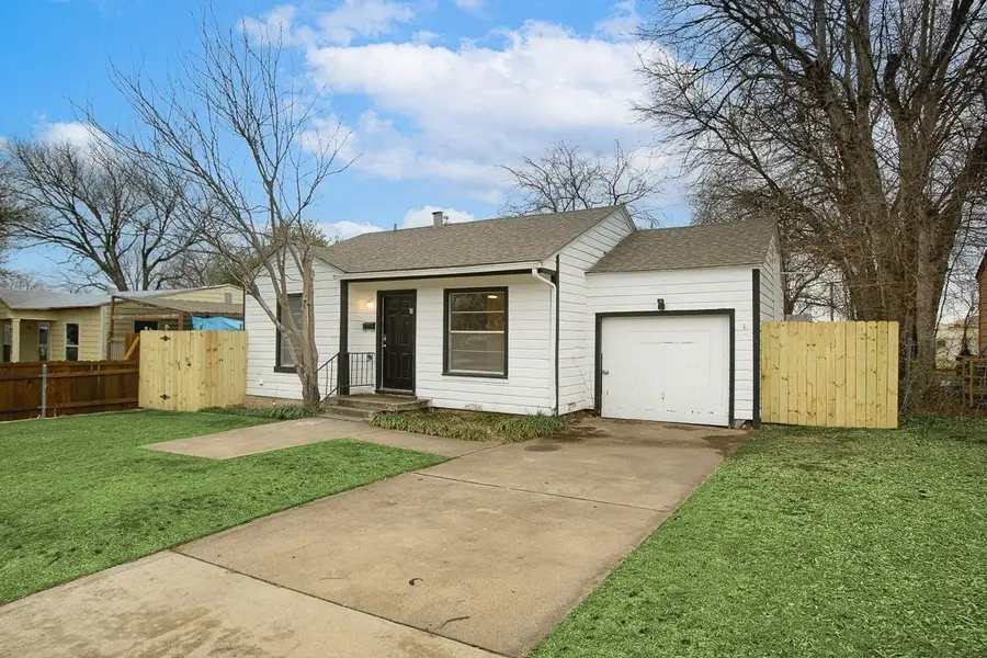 1244 E Morningside Drive, Fort Worth, TX 76104 - #2