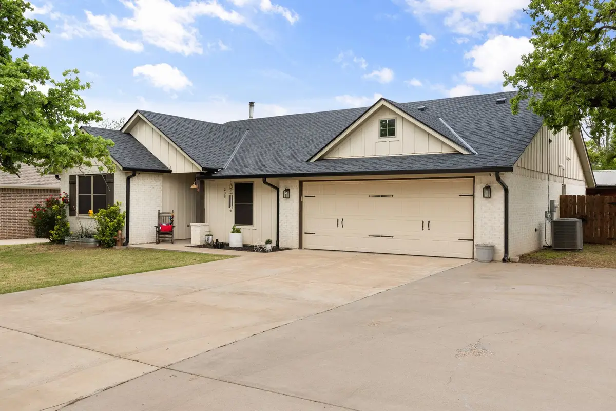 208 N Oak Lane, Tolar, TX 76476 - #1