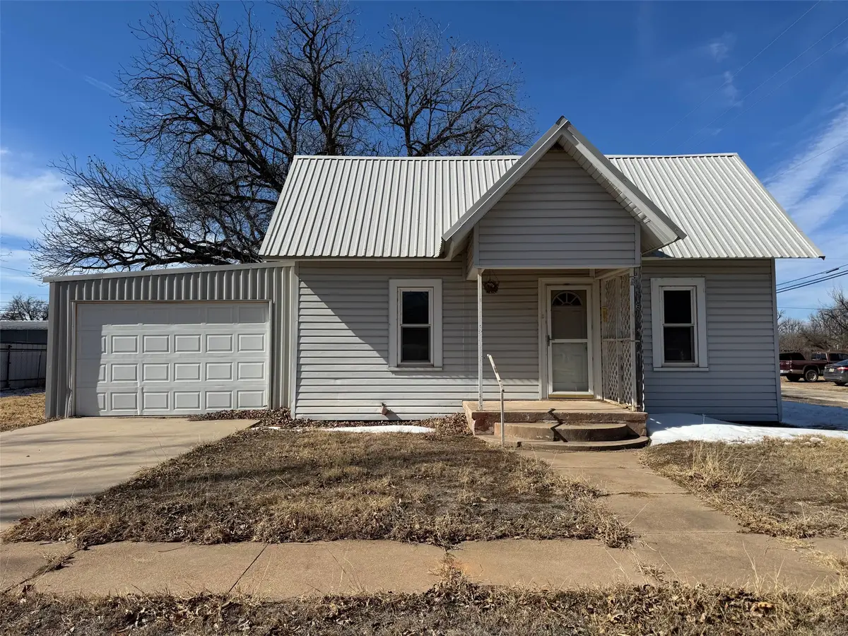 611 N. Stratton Street, Seymour, TX 76380 - #1