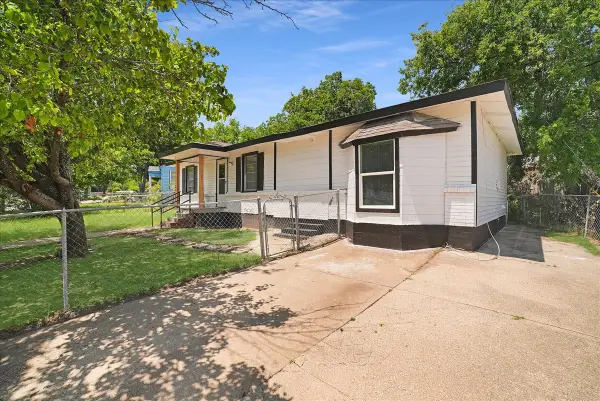 2347 Village Way, Dallas, TX 75216