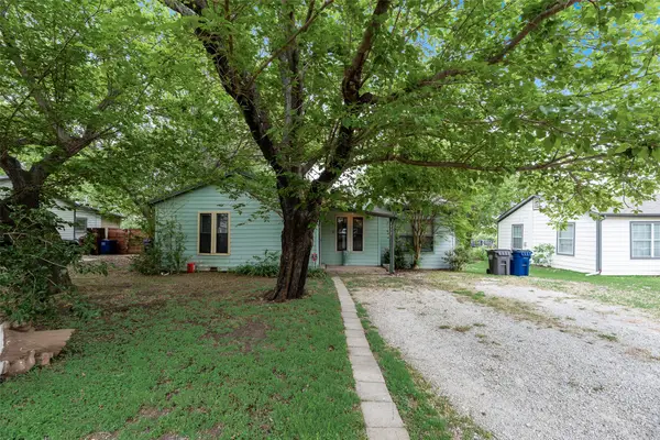 6737 Lakeside Drive, Lake Worth, TX 76135