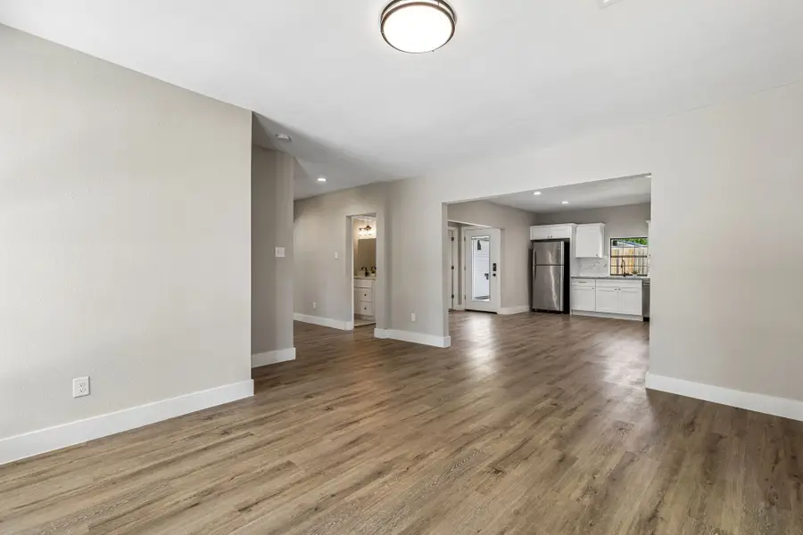 104 W 2nd Street, Waxahachie, TX 75165 - #3