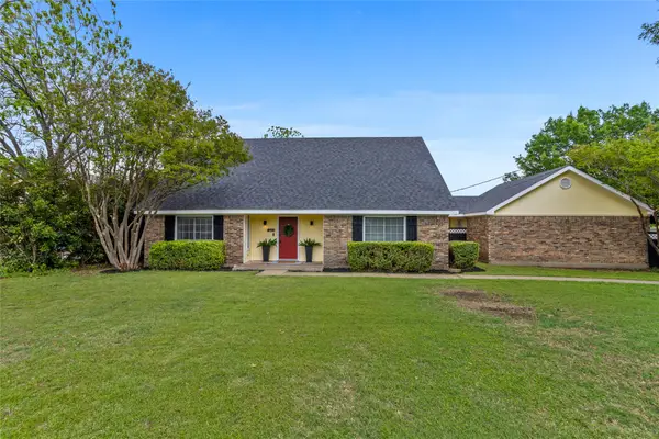 6604 Gillis Johnson, Fort Worth, TX 76179