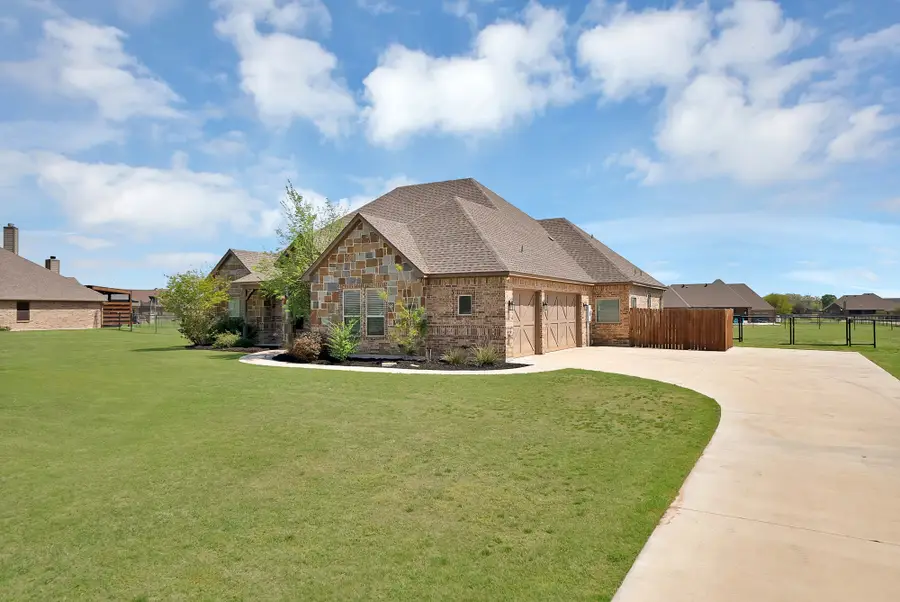 404 Spring Valley Road, Weatherford, TX 76087 - #2