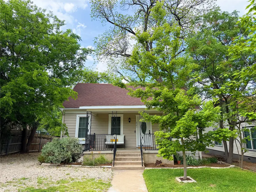 2521 Washington Avenue, Waco, TX 76710 - #2