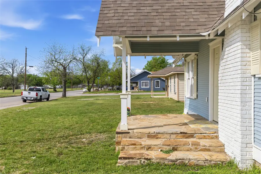 1611 Avenue K, Brownwood, TX 76801 - #3