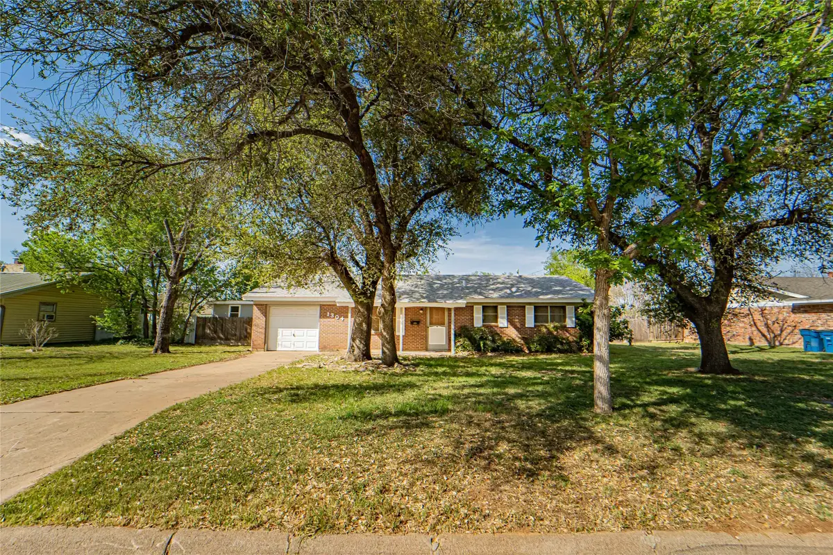 1304 Sycamore Street, Breckenridge, TX 76424 - #1