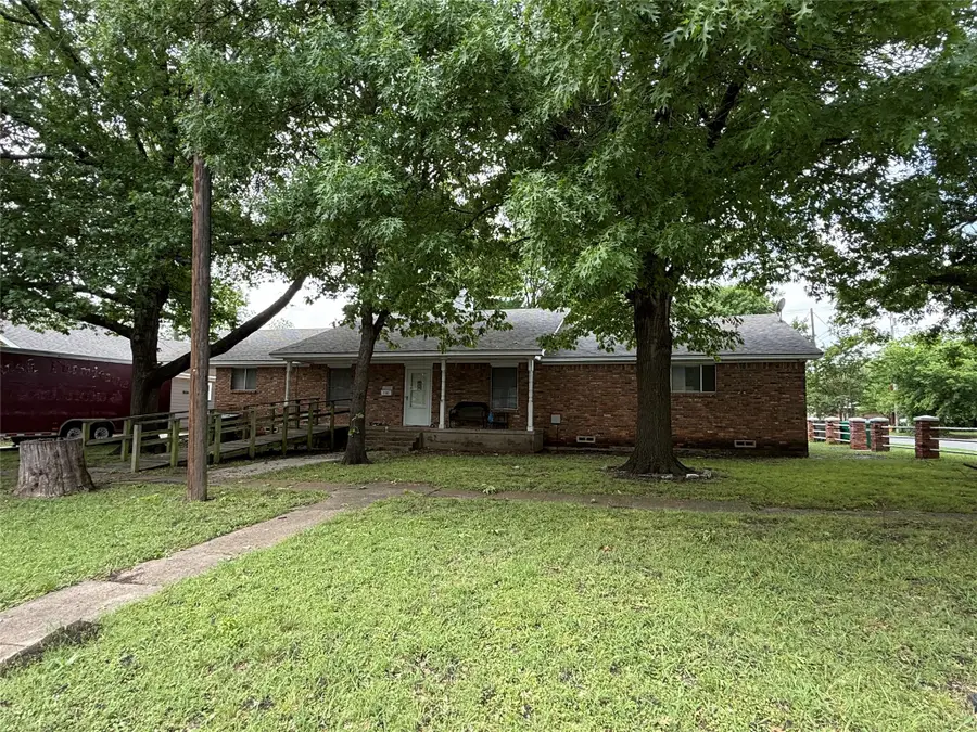 320 N Cleveland Avenue, Sherman, TX 75090 - #3