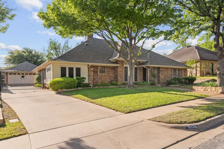 2533 Stonegate Drive N, Bedford, TX 76021 - #2