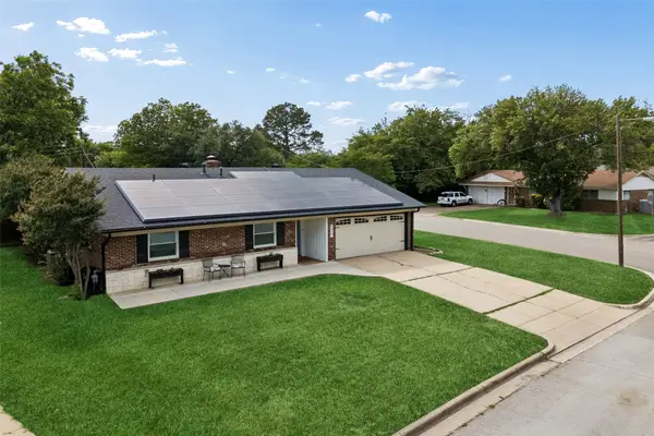 5437 Greenwood Way, North Richland Hills, TX 76180