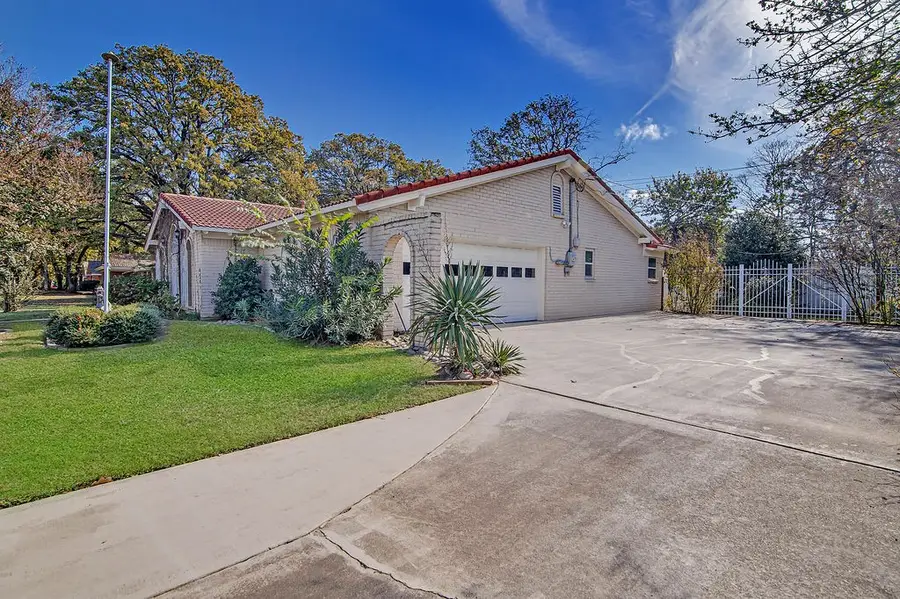 849 Wheelwood, Hurst, TX 76053 - #3