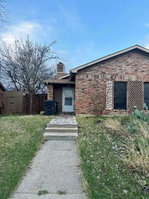 1107 Rimcrest Drive, Arlington, TX 76017