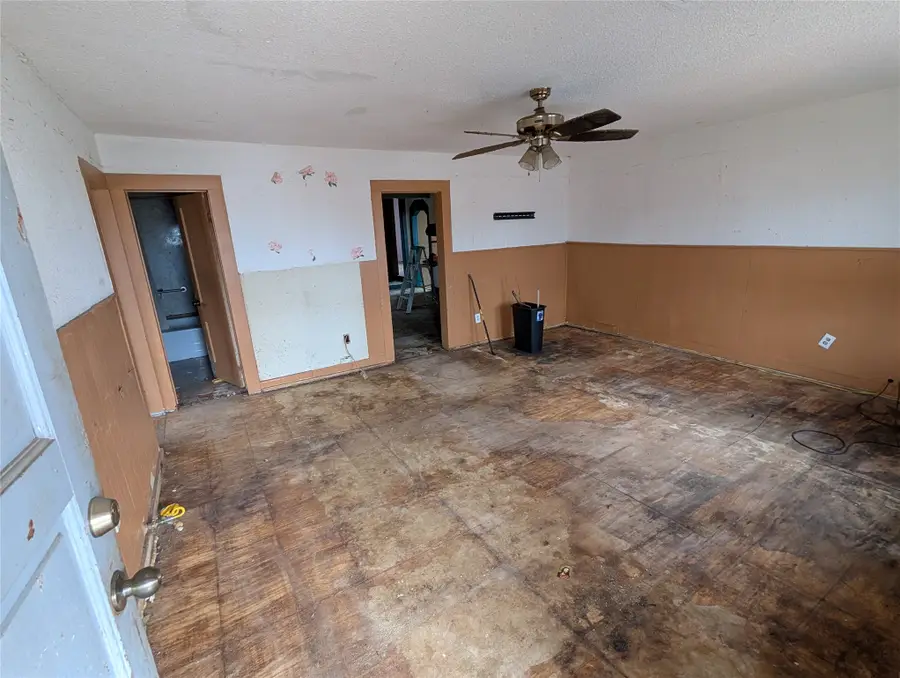 1701 E Leon Street, Gatesville, TX 76528 - #2