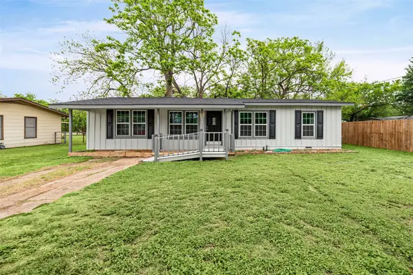 203 S Lancaster Street, Granbury, TX 76048