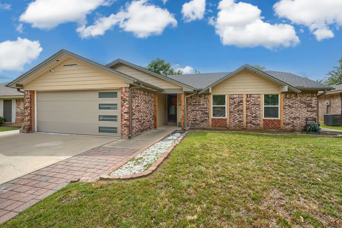 909 Columbus Court, Bedford, TX 76022 - #1