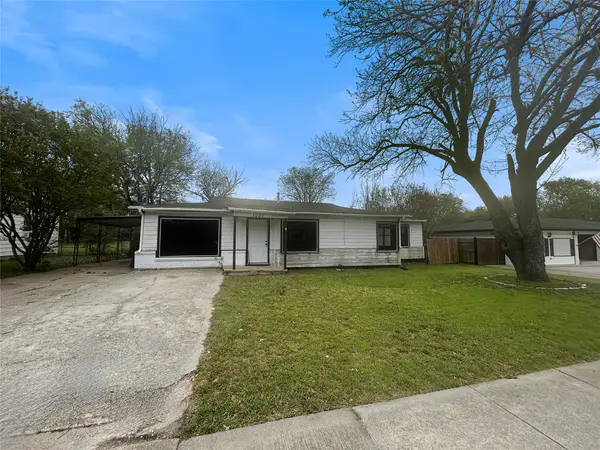1031 Wade Hampton Street, Benbrook, TX 76126