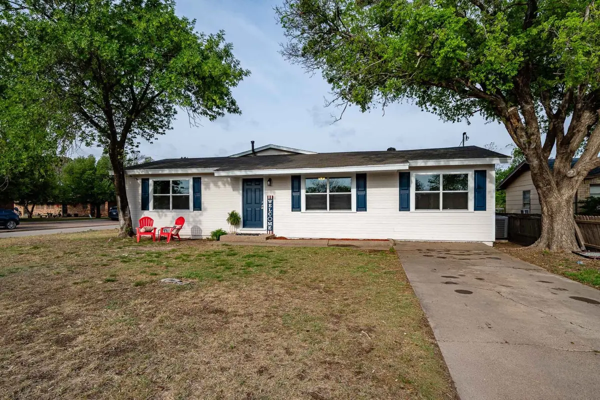 912 S Anson Street, Stamford, TX 79553 - #1