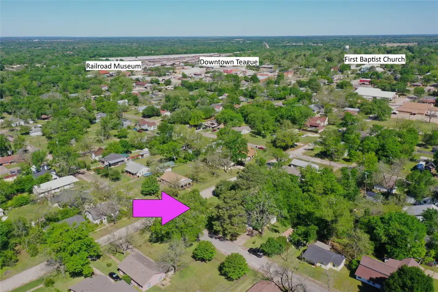 421 S 8th Avenue, Teague, TX 75860 - #2
