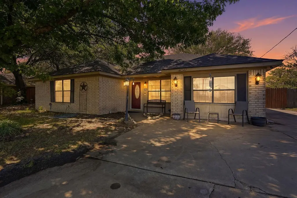 4041 Country Meadows Circle, Granbury, TX 76049 - #1