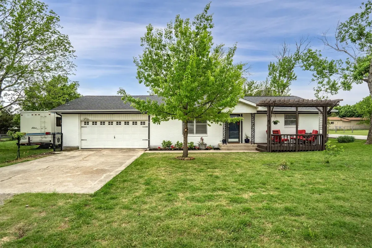 417 8th Street, Justin, TX 76247 - #1