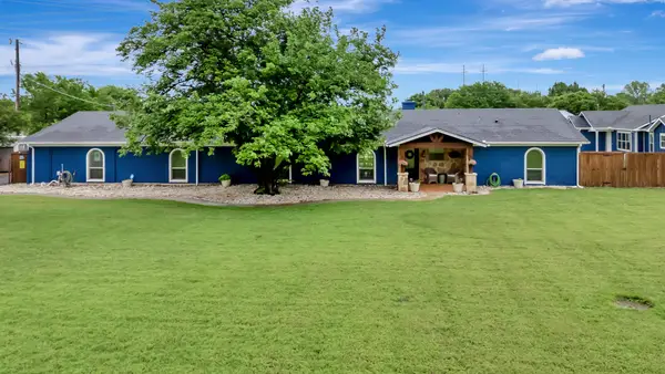 26 Rancho Drive N, Fort Worth, TX 76244