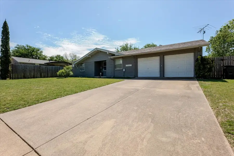 711 Shelmar Drive, Euless, TX 76039 - #2