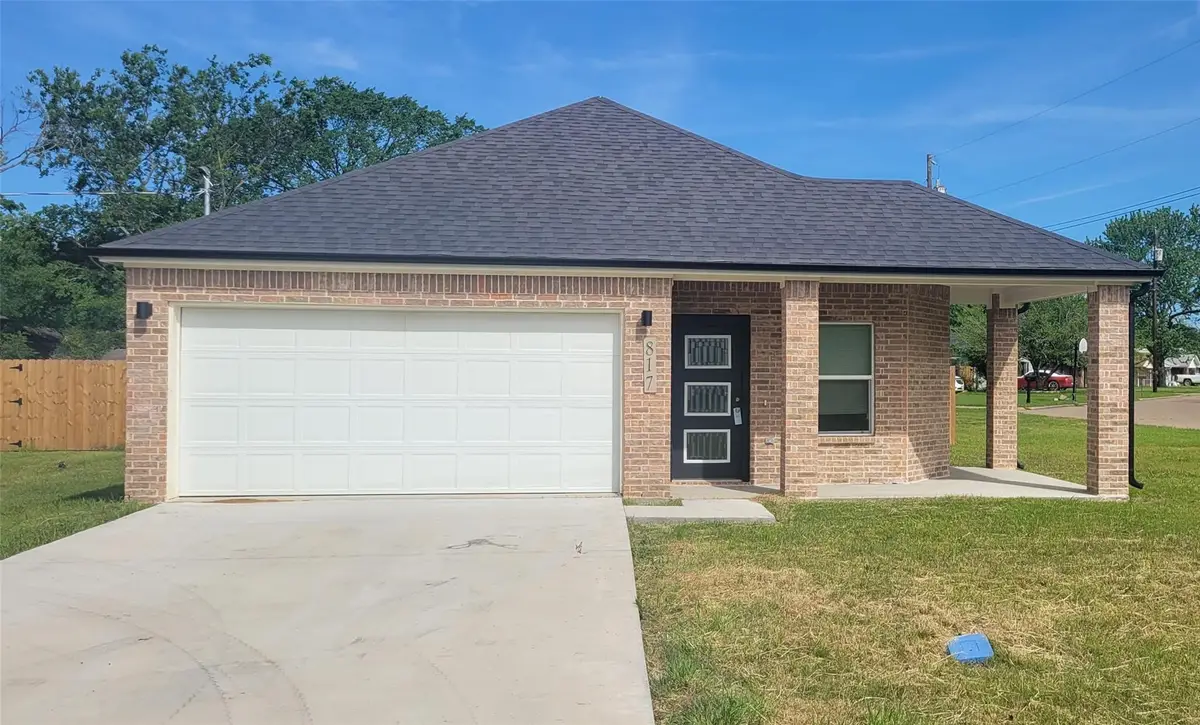 817 E Jefferson Street, Sulphur Springs, TX 75482 - #1