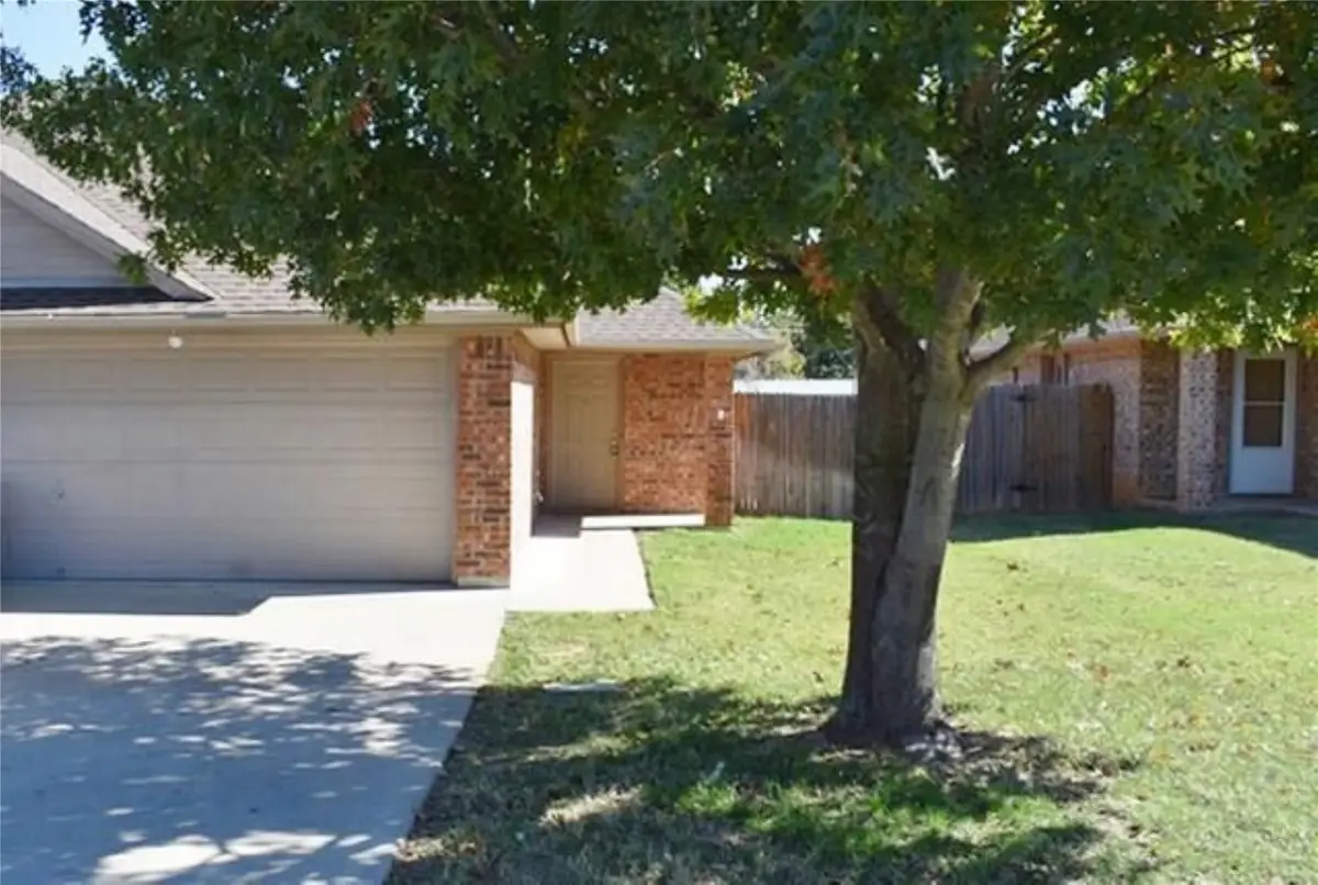 760-764 Stribling Circle, Azle, TX 76020 - #1