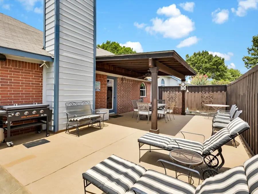 806 Red Oak Drive, Lewisville, TX 75067 - #3