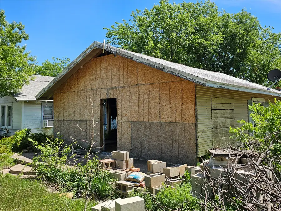 1008 Lackey Street, Brownwood, TX 76801 - #2