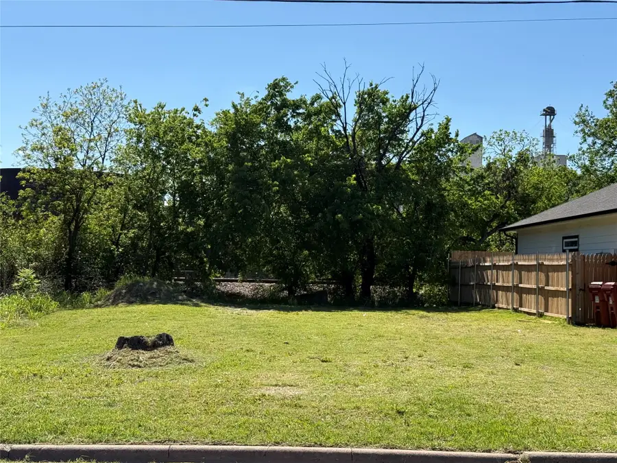 622 S First Street, Sherman, TX 75090 - #2