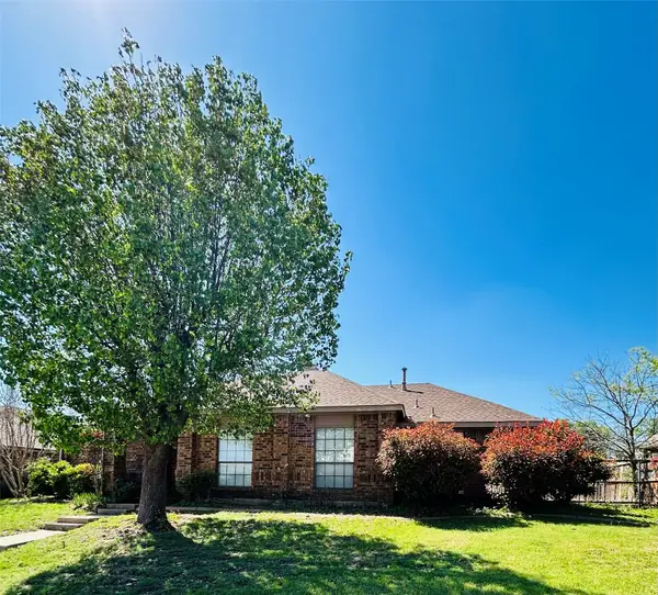 2246 Arbor Creek Drive, Carrollton, TX 75010