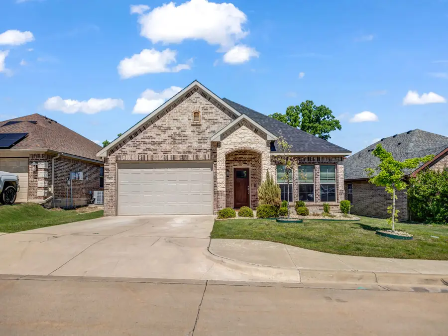 1916 Town Creek Circle, Weatherford, TX 76086 - #2