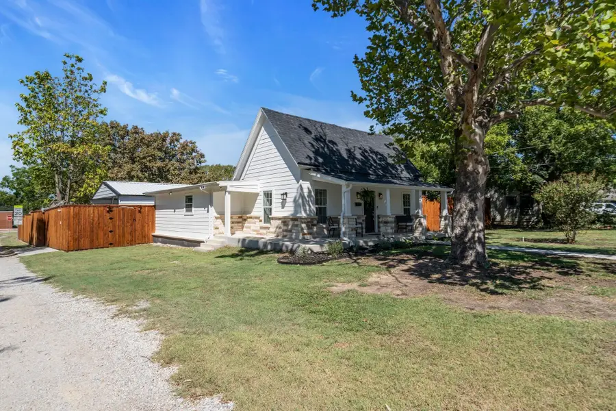 421 N Main Street, Farmersville, TX 75442 - #3