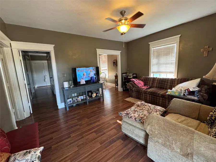 511 W Morris Street, Seymour, TX 76380 - #2