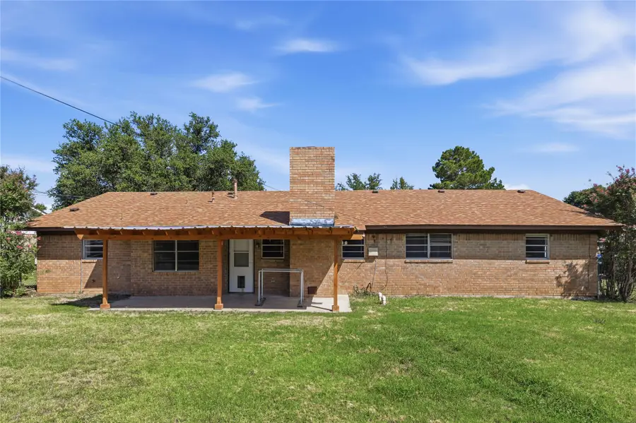 1715 Woodridge Street, Brownwood, TX 76801 - #3