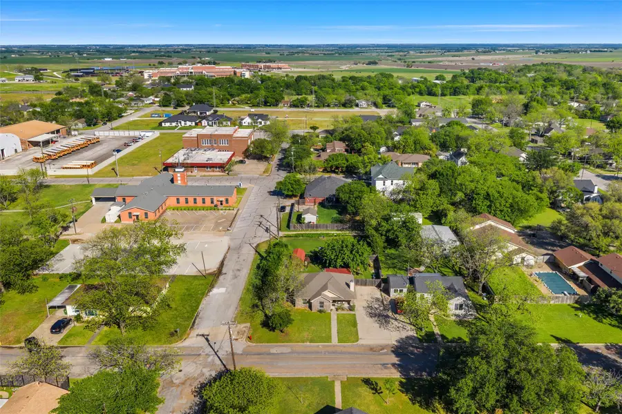 814 N Harrison Street, West, TX 76691 - #2