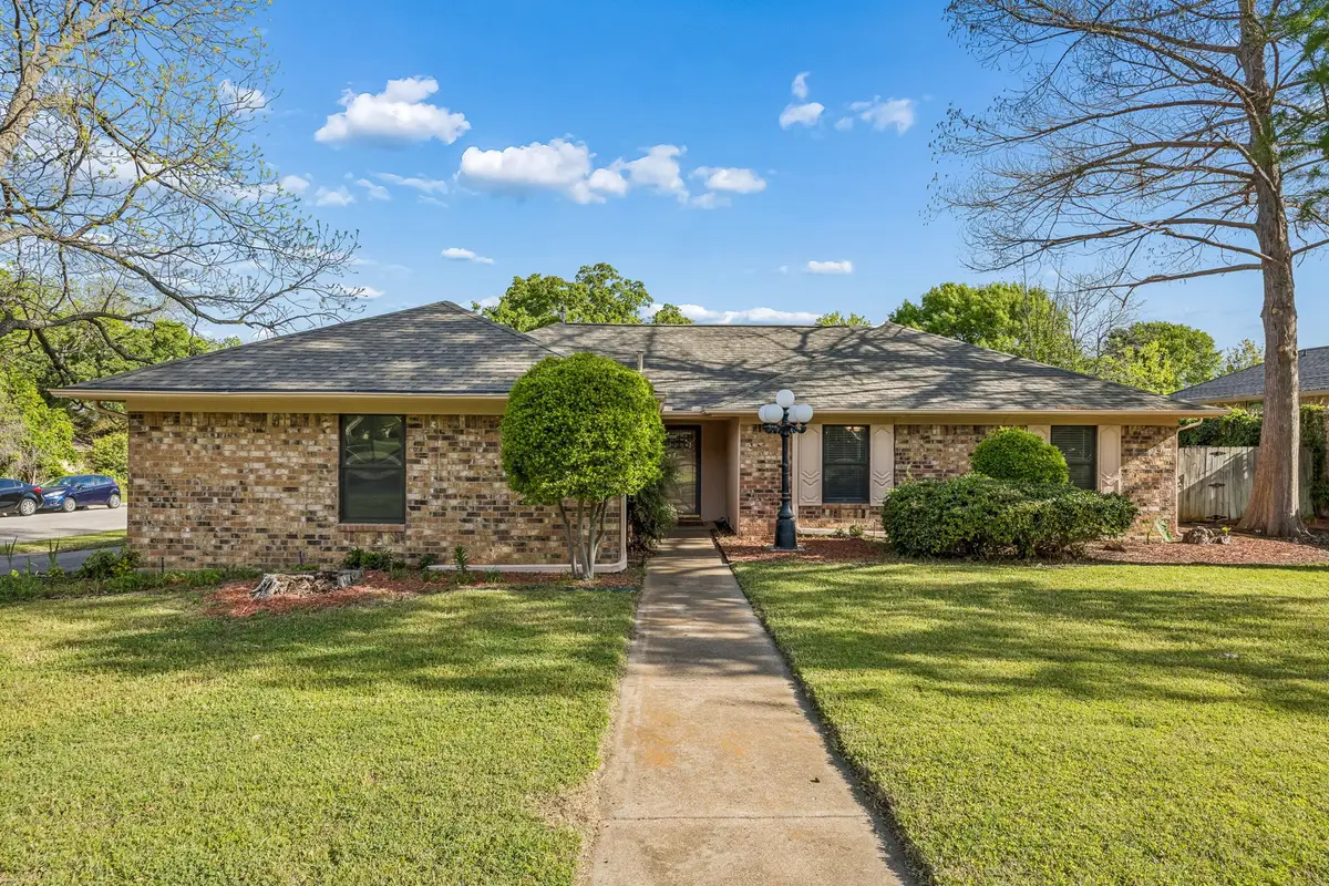 806 Glenn Drive, Euless, TX 76039 - #1