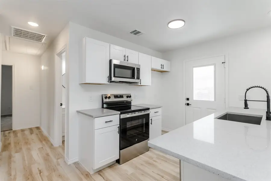 308 S 3rd, Bonham, TX 75418 - #2