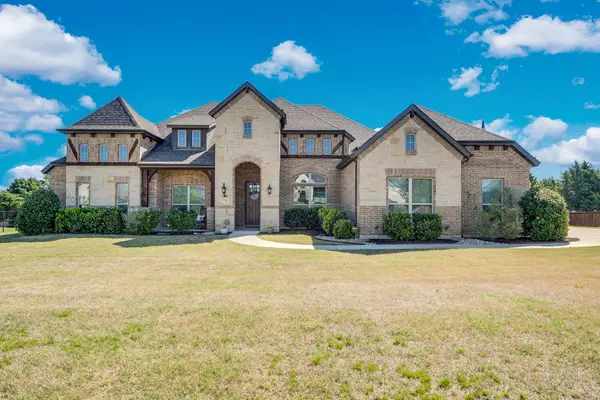 2730 Clear Lake Drive, Midlothian, TX 76065