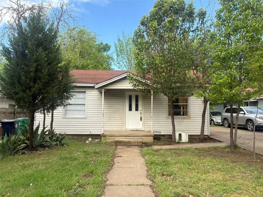 325 N Wood Street, Denton, TX 76209 - #2