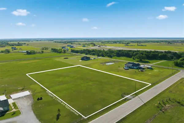 182 Grassey Way, Elm Mott, TX 76640