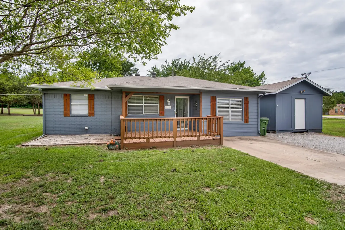 412 Lee Boulevard, Pottsboro, TX 75076 - #1