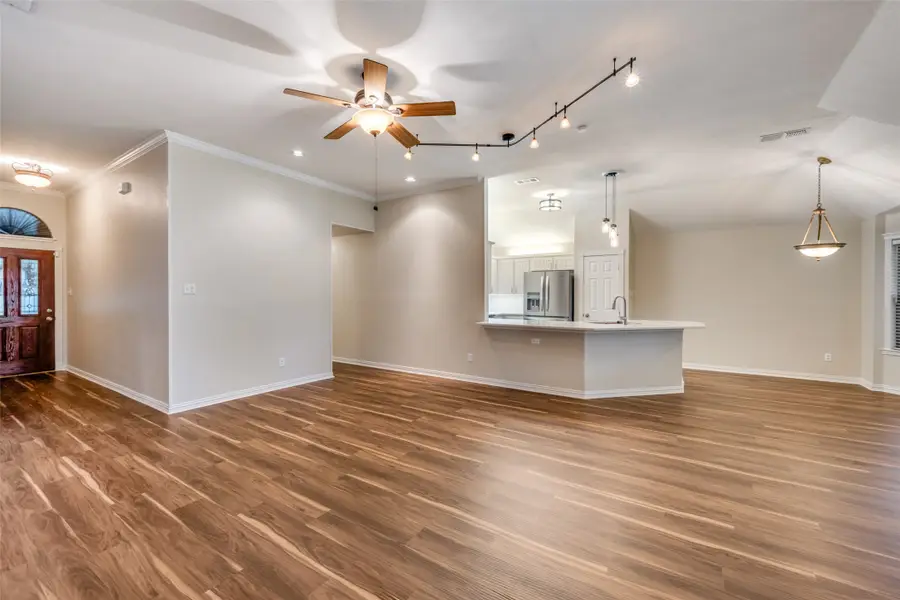 4817 Dogleg Drive, Haltom City, TX 76117 - #3